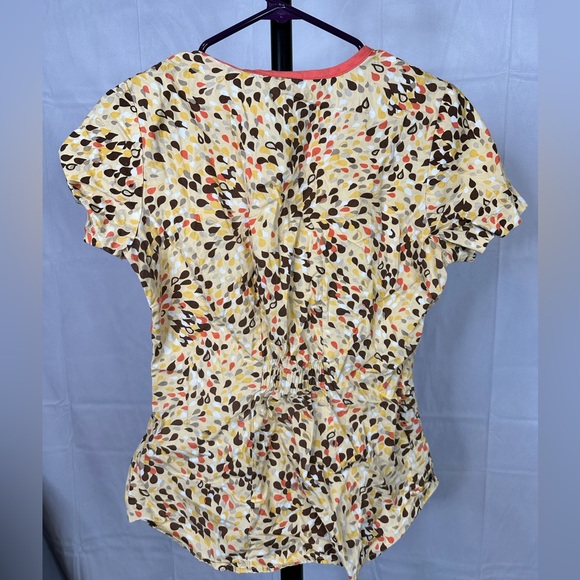 Abstract Print Scrub Top - Picture 3 of 3